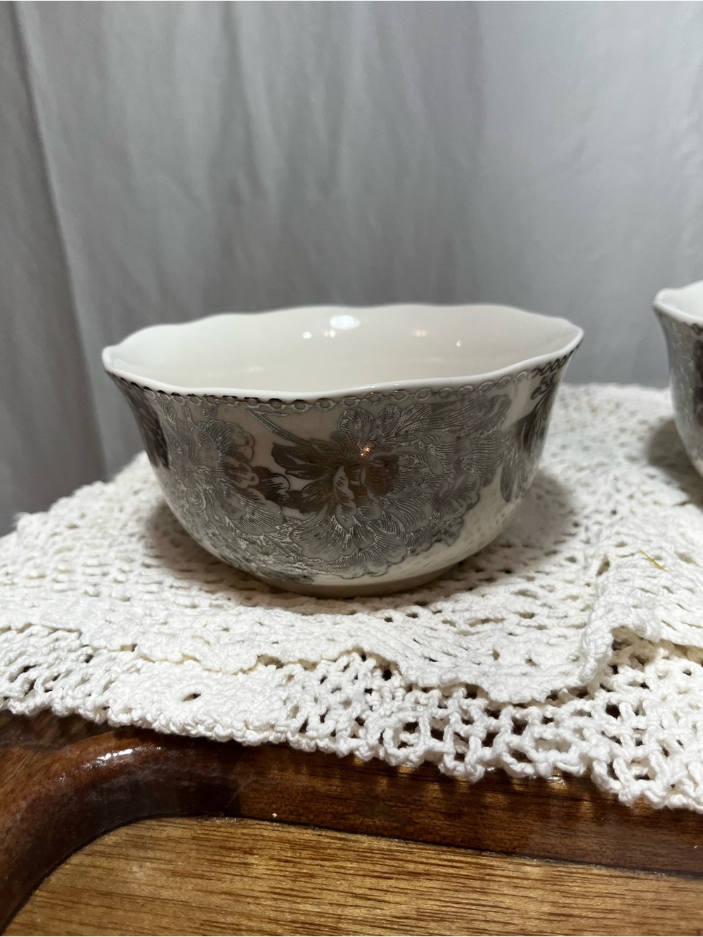 222 Fifth Adelaide Bowl Set of 4 Gold Silver Fine China Floral Bird Cereal Bowls - Picture 9 of 16